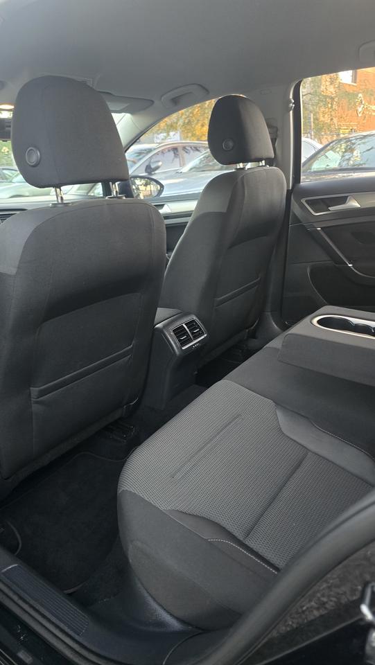 2016 Volkswagen Golf TSI SE Photo