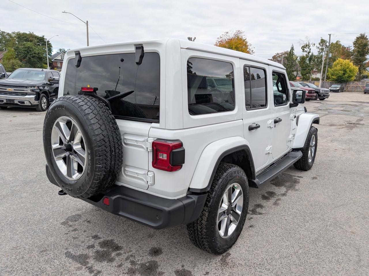 2019 Jeep WRANGLER UNLIMITED Sahara Photo