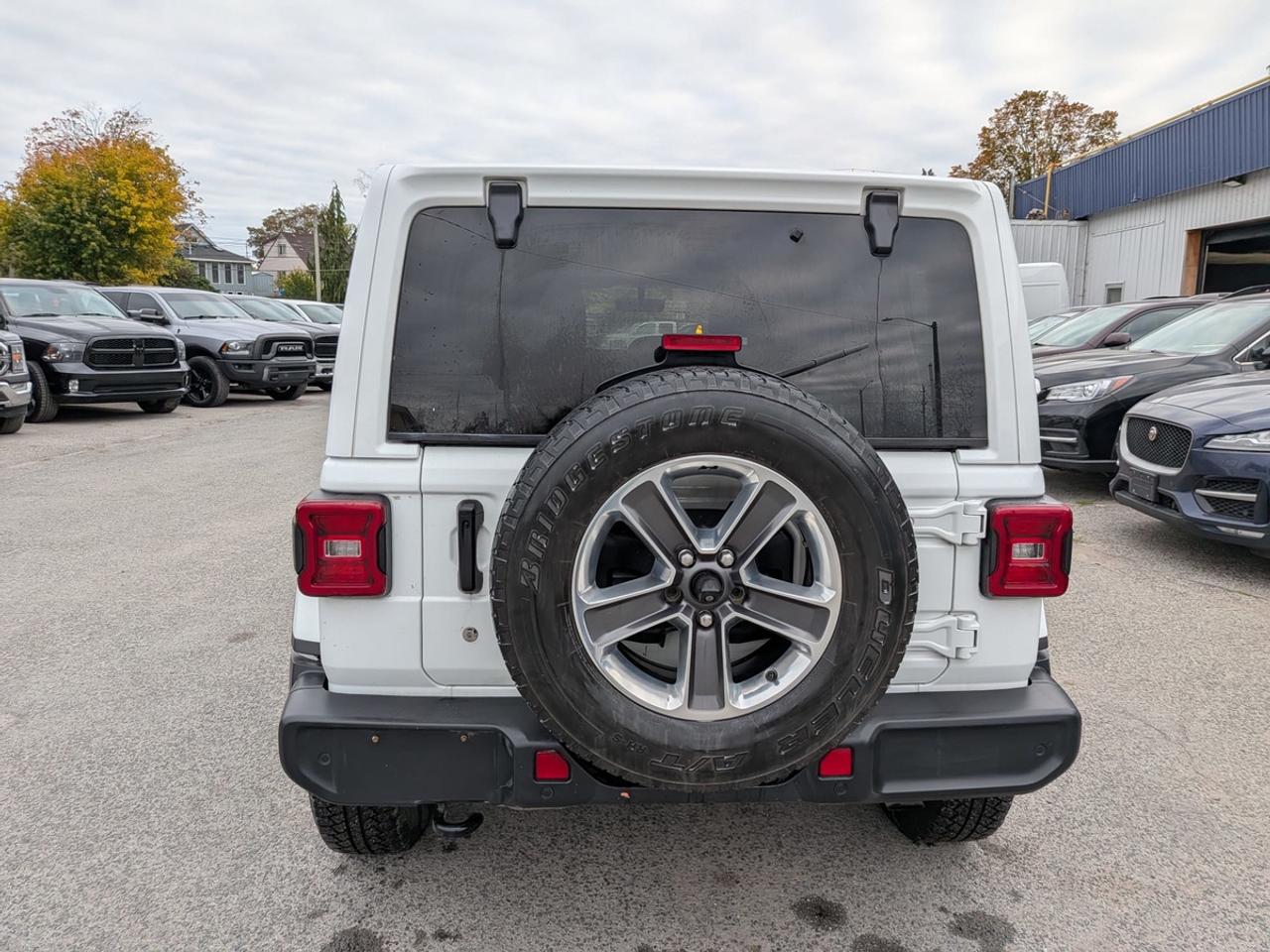 2019 Jeep WRANGLER UNLIMITED Sahara Photo