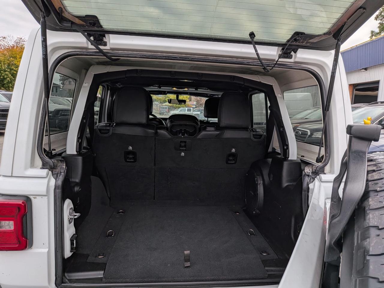 2019 Jeep WRANGLER UNLIMITED Sahara Photo