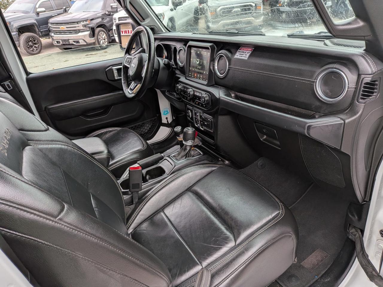 2019 Jeep WRANGLER UNLIMITED Sahara Photo