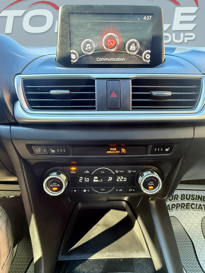 2018 Mazda MAZDA3 GT Photo