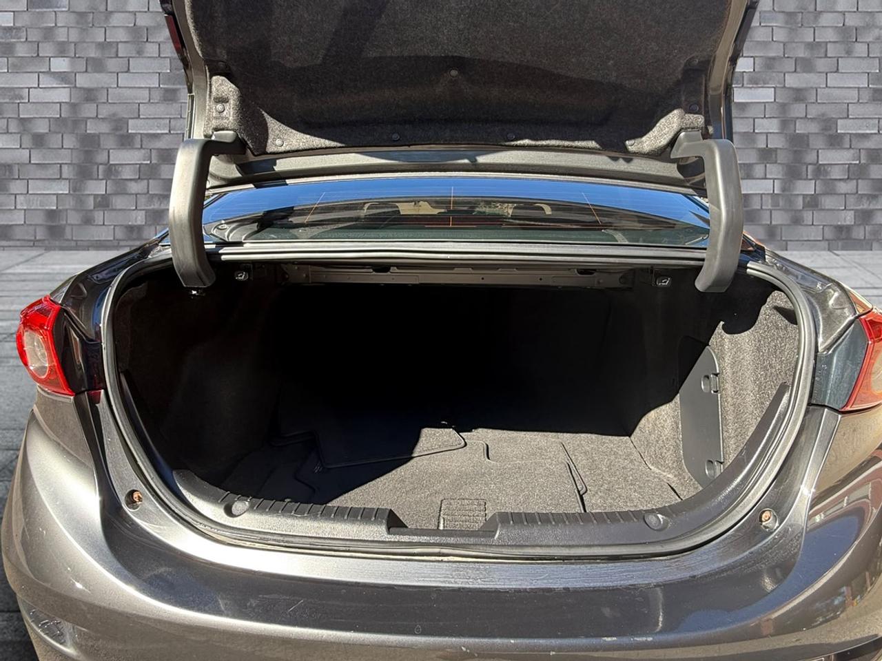 2018 Mazda MAZDA3 GT Photo