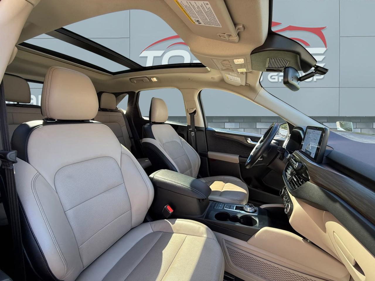 2020 Ford Escape Hybrid Titanium Photo