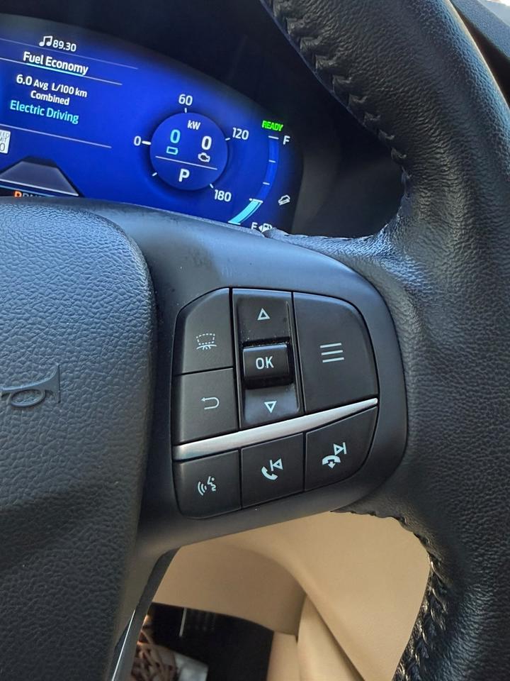 2020 Ford Escape Hybrid Titanium Photo