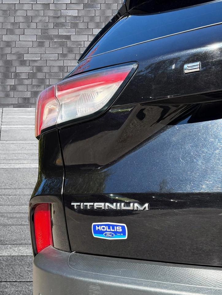2020 Ford Escape Hybrid Titanium Photo