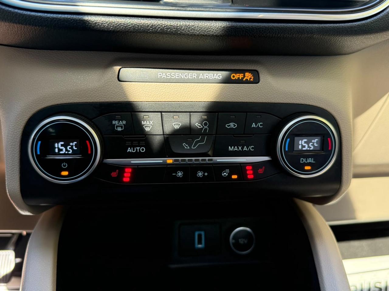 2020 Ford Escape Hybrid Titanium Photo