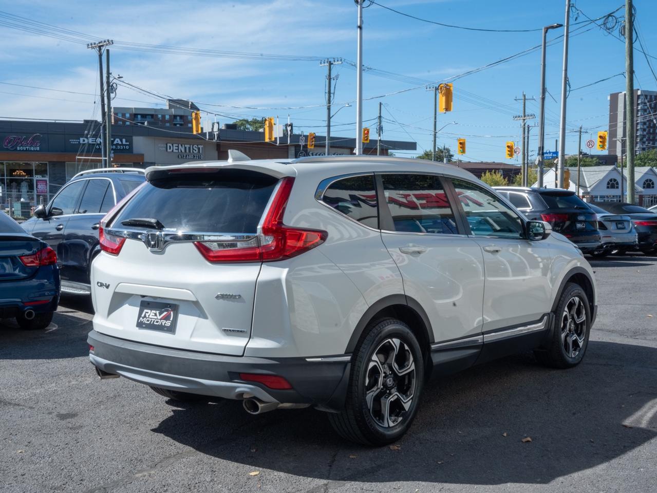2018 Honda CR-V TOURING | AWD Photo3
