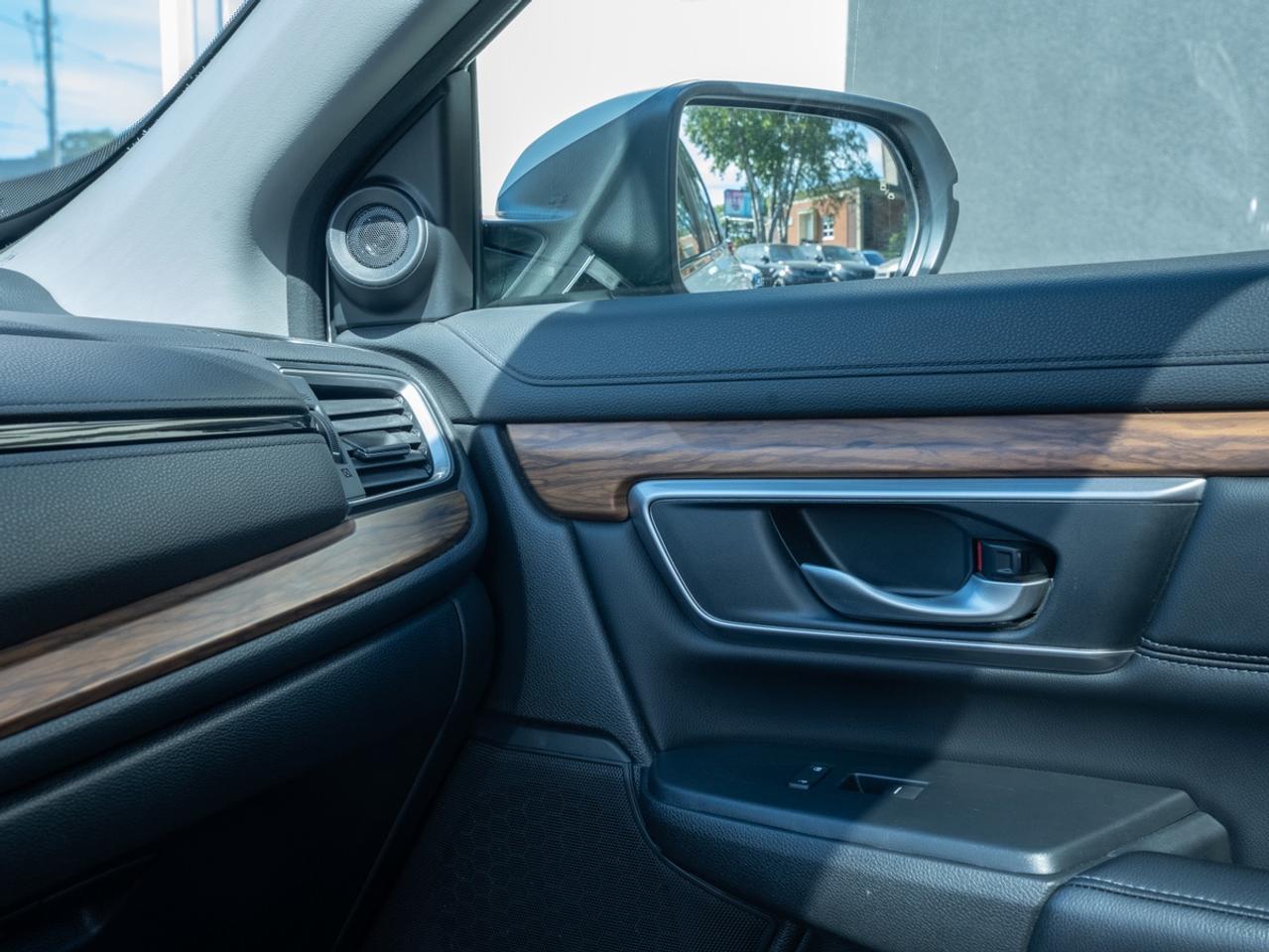 2018 Honda CR-V TOURING | AWD Photo