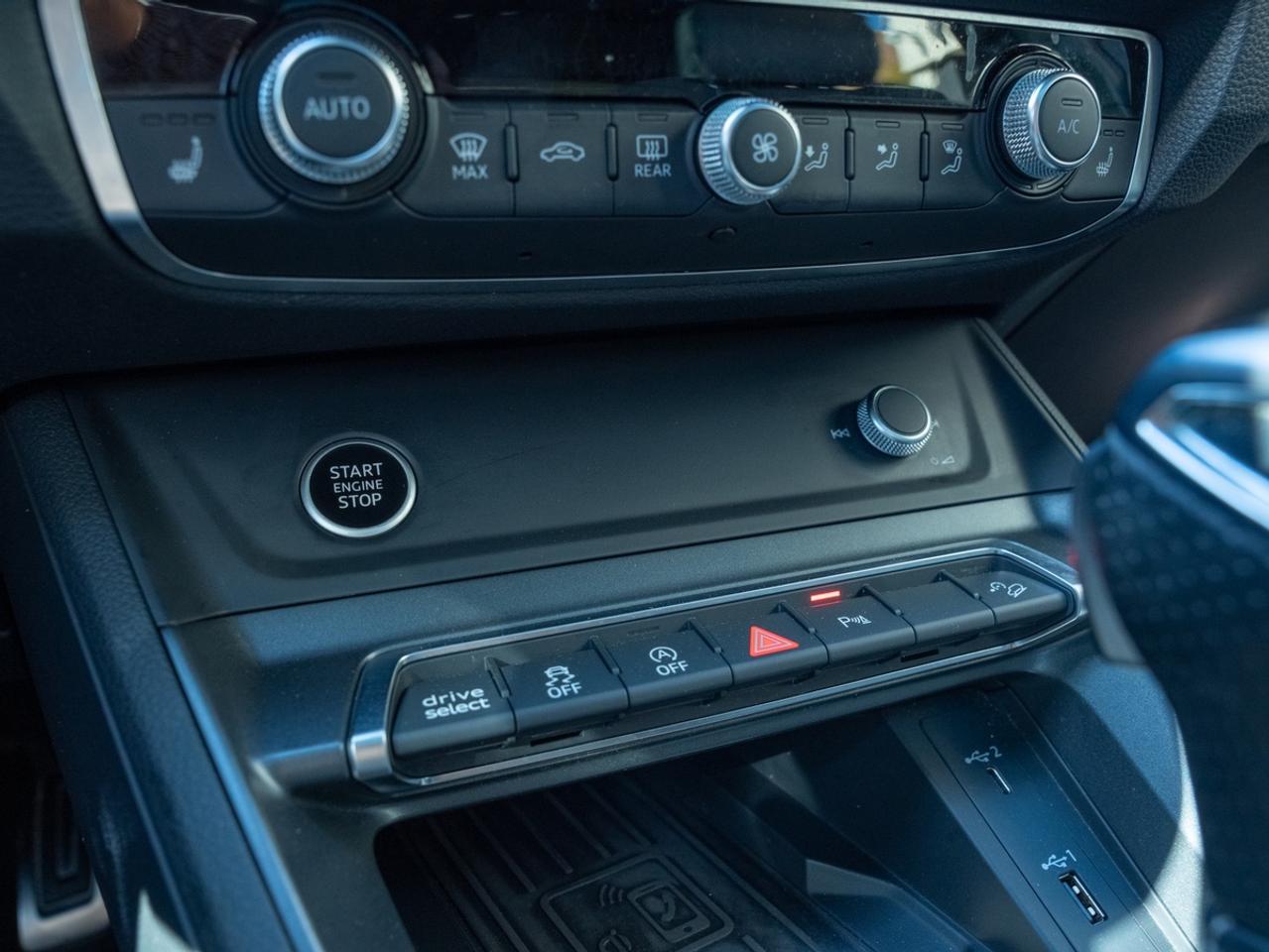 2021 Audi Q3 Technik | No Accidents Photo