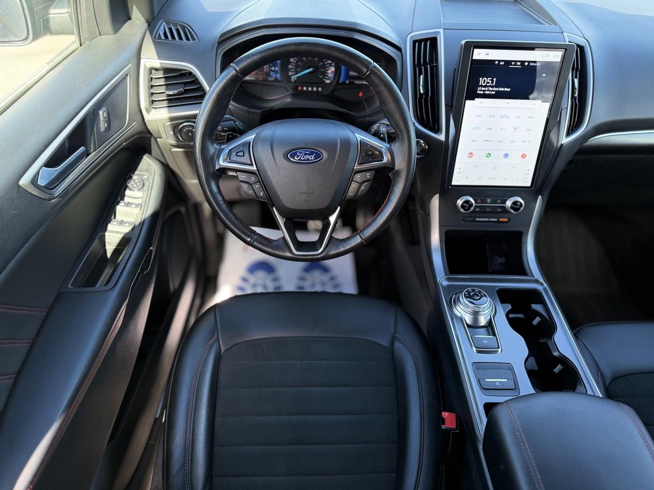 2022 Ford Edge SEL Photo