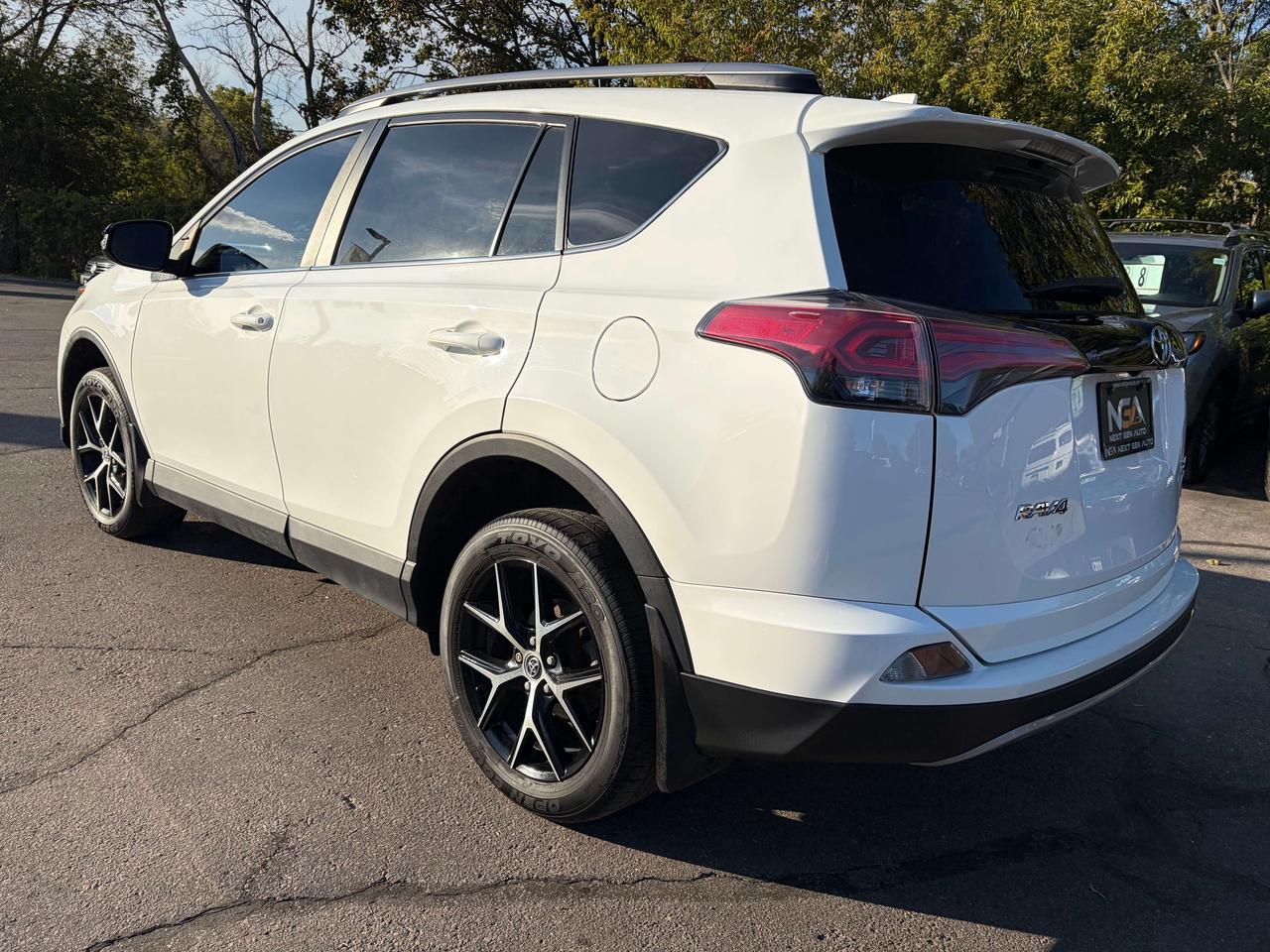 2017 Toyota RAV4 SE AWD Leather Navigation Moonroof Clean CARF Photo