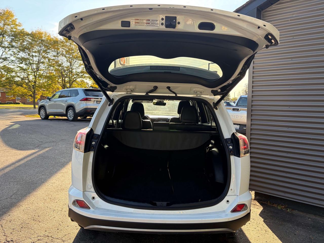 2017 Toyota RAV4 SE AWD Leather Navigation Moonroof Clean CARF Photo