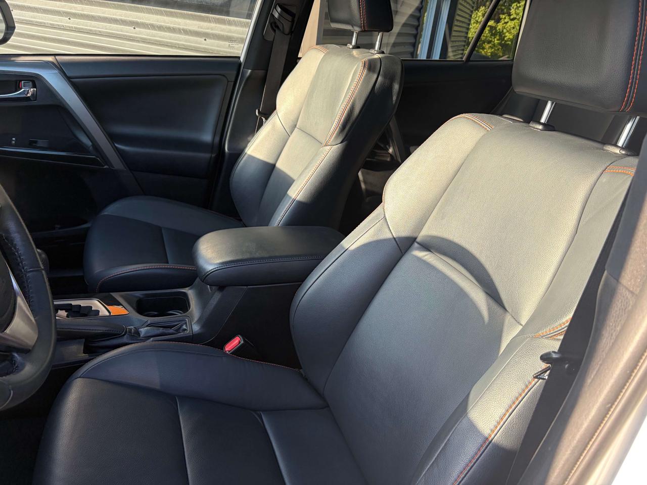 2017 Toyota RAV4 SE AWD Leather Navigation Moonroof Clean CARF Photo