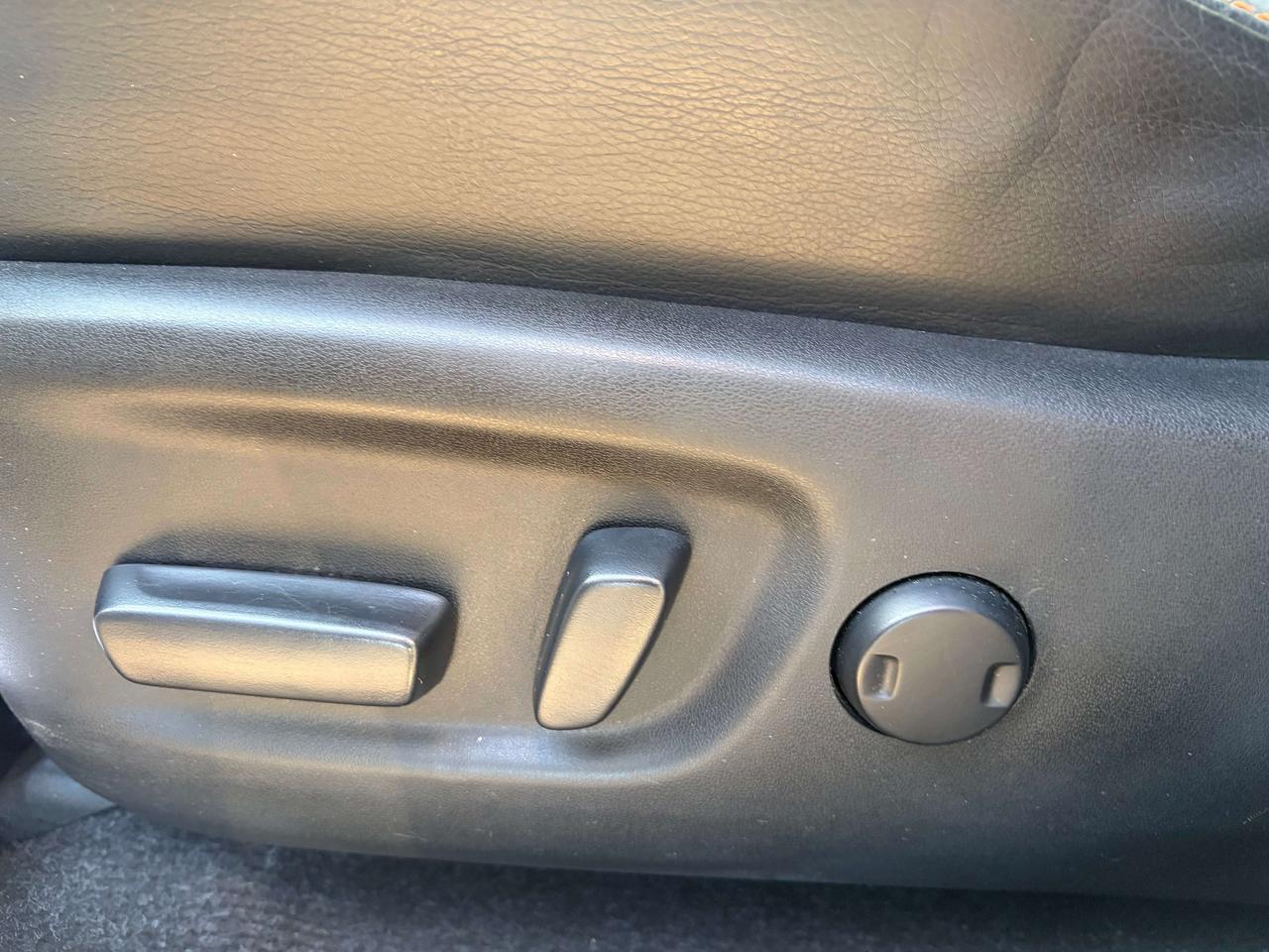 2017 Toyota RAV4 SE AWD Leather Navigation Moonroof Clean CARF Photo