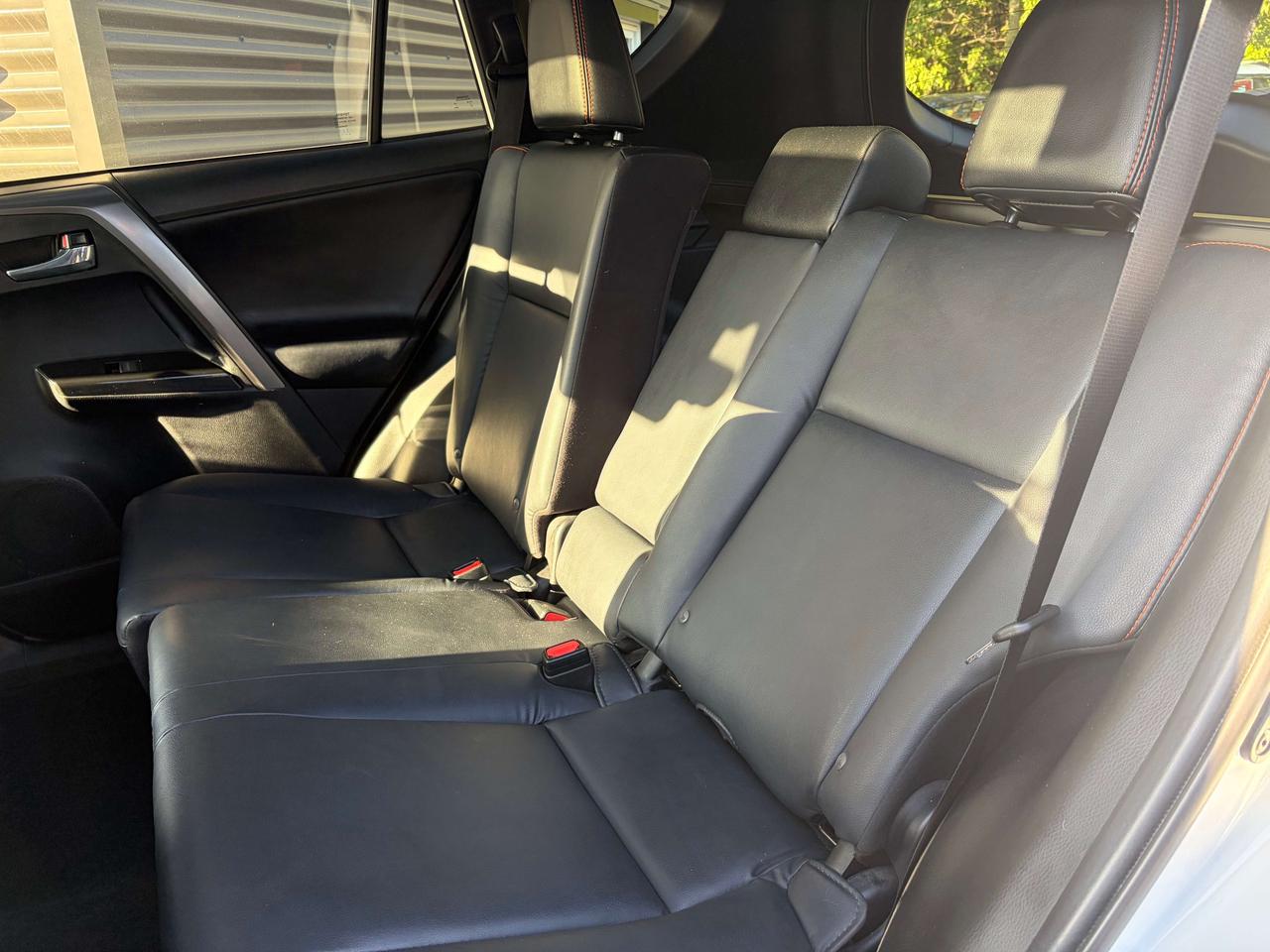2017 Toyota RAV4 SE AWD Leather Navigation Moonroof Clean CARF Photo