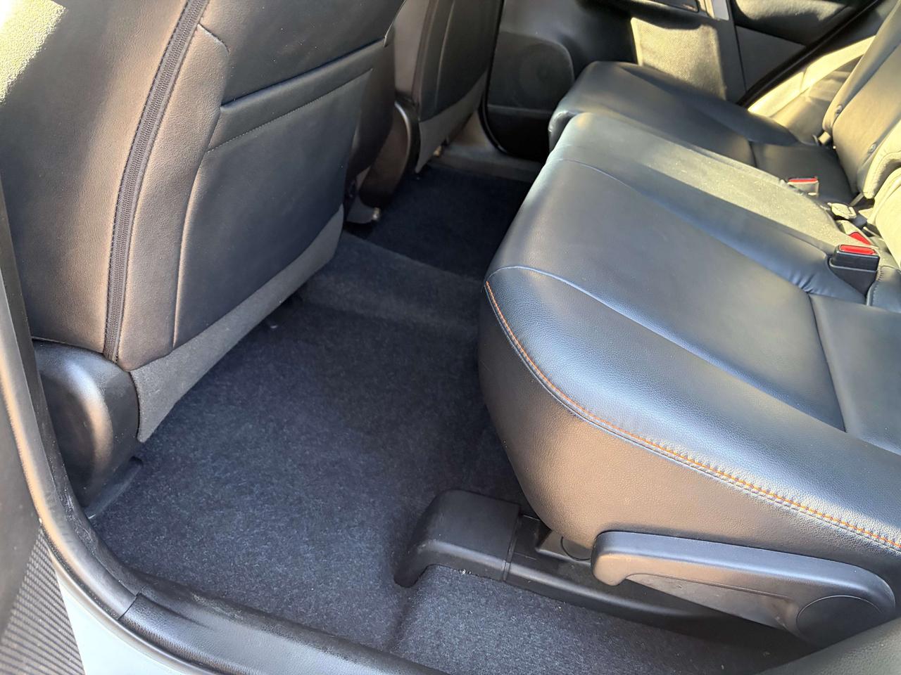 2017 Toyota RAV4 SE AWD Leather Navigation Moonroof Clean CARF Photo