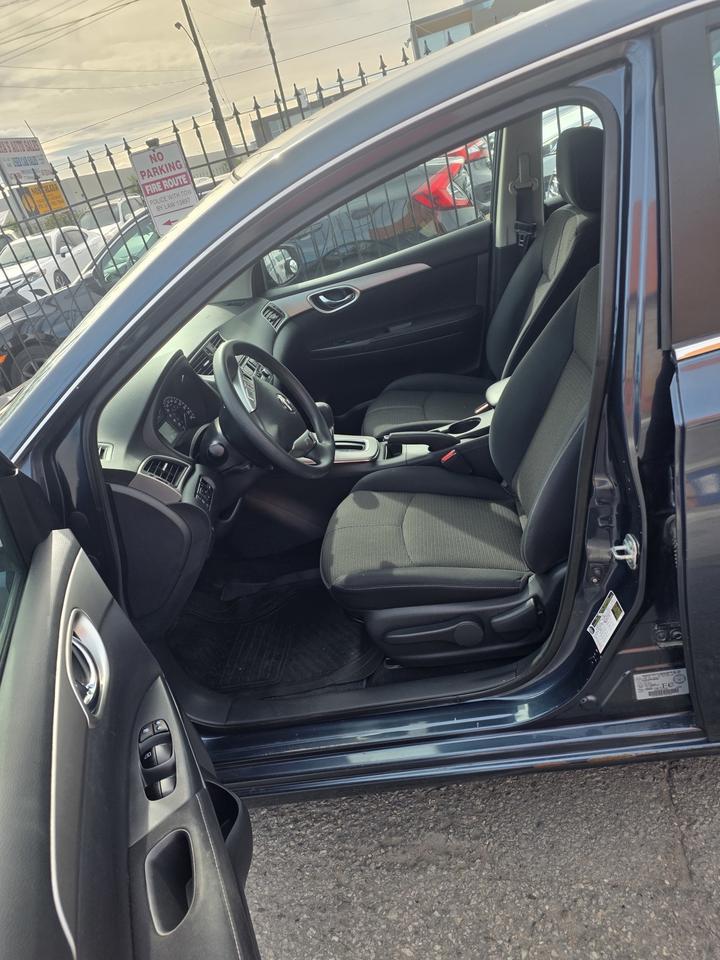 2015 Nissan Sentra SV Photo