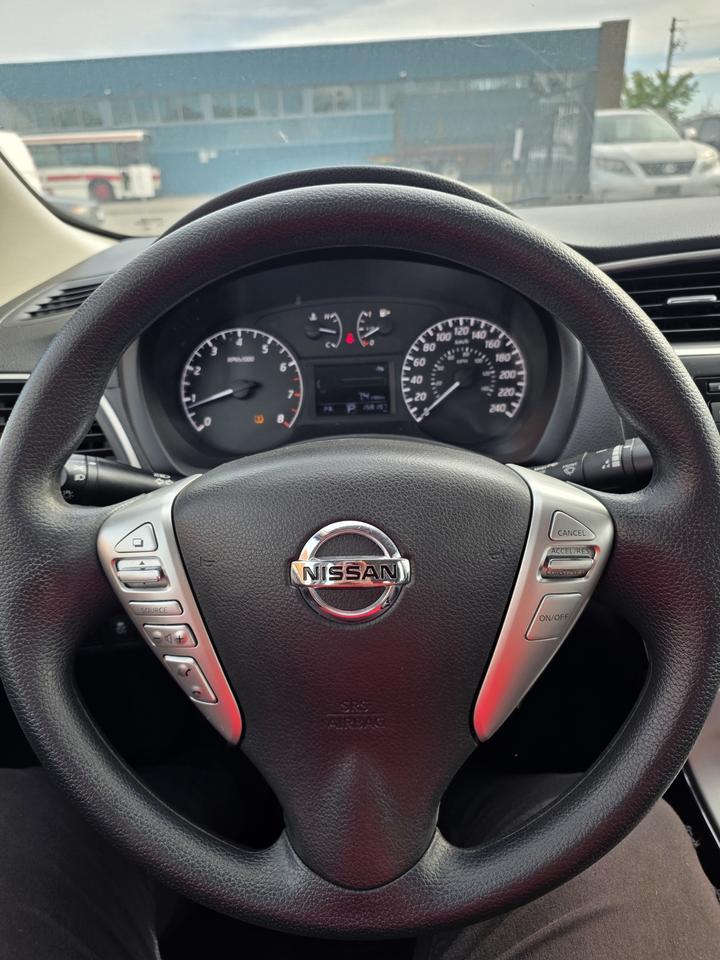 2015 Nissan Sentra SV Photo