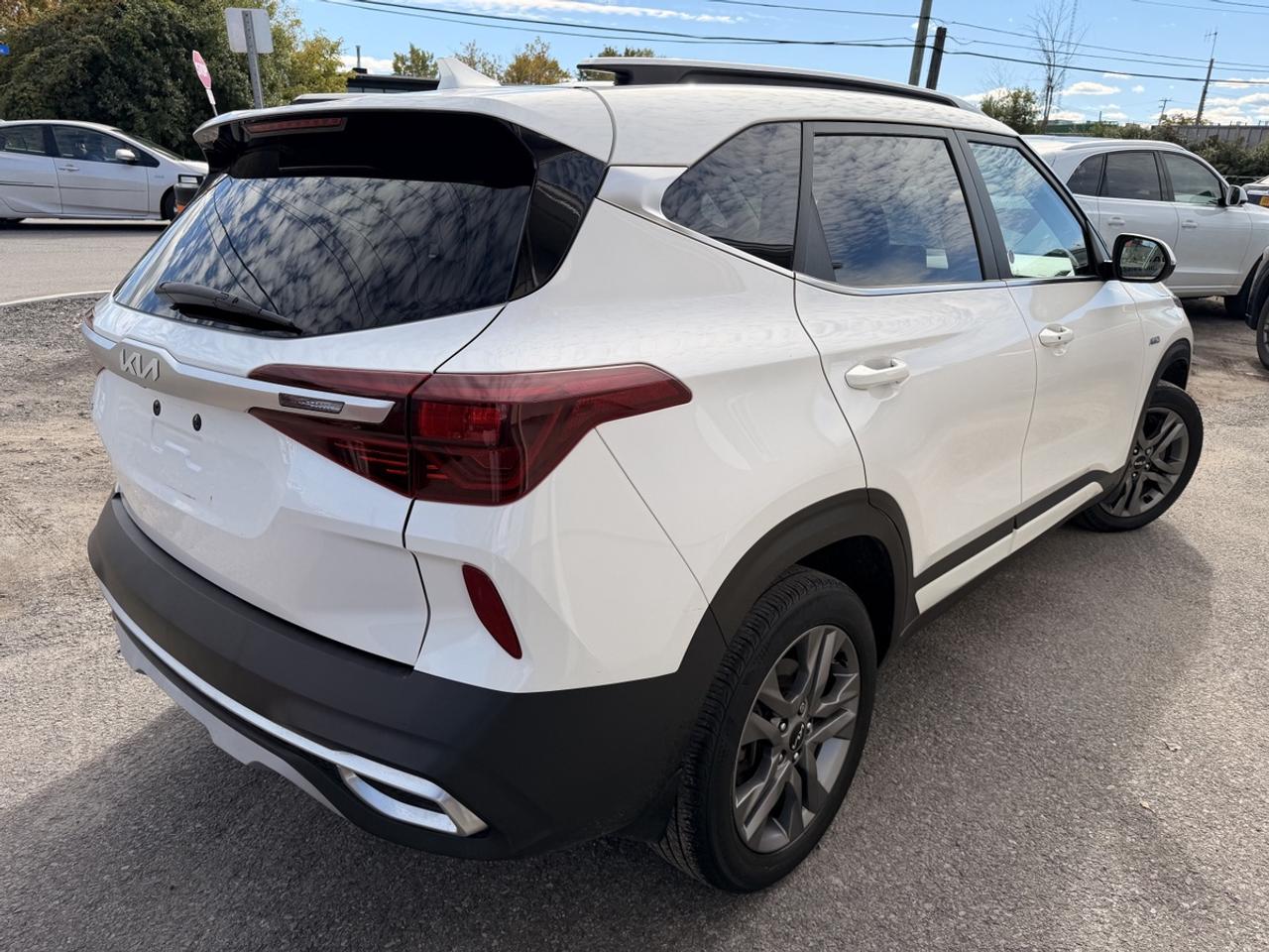 2022 Kia Seltos EX Photo3