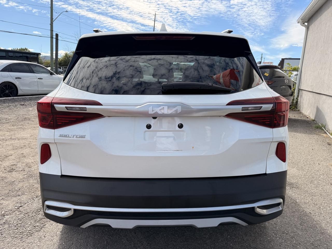 2022 Kia Seltos EX Photo4