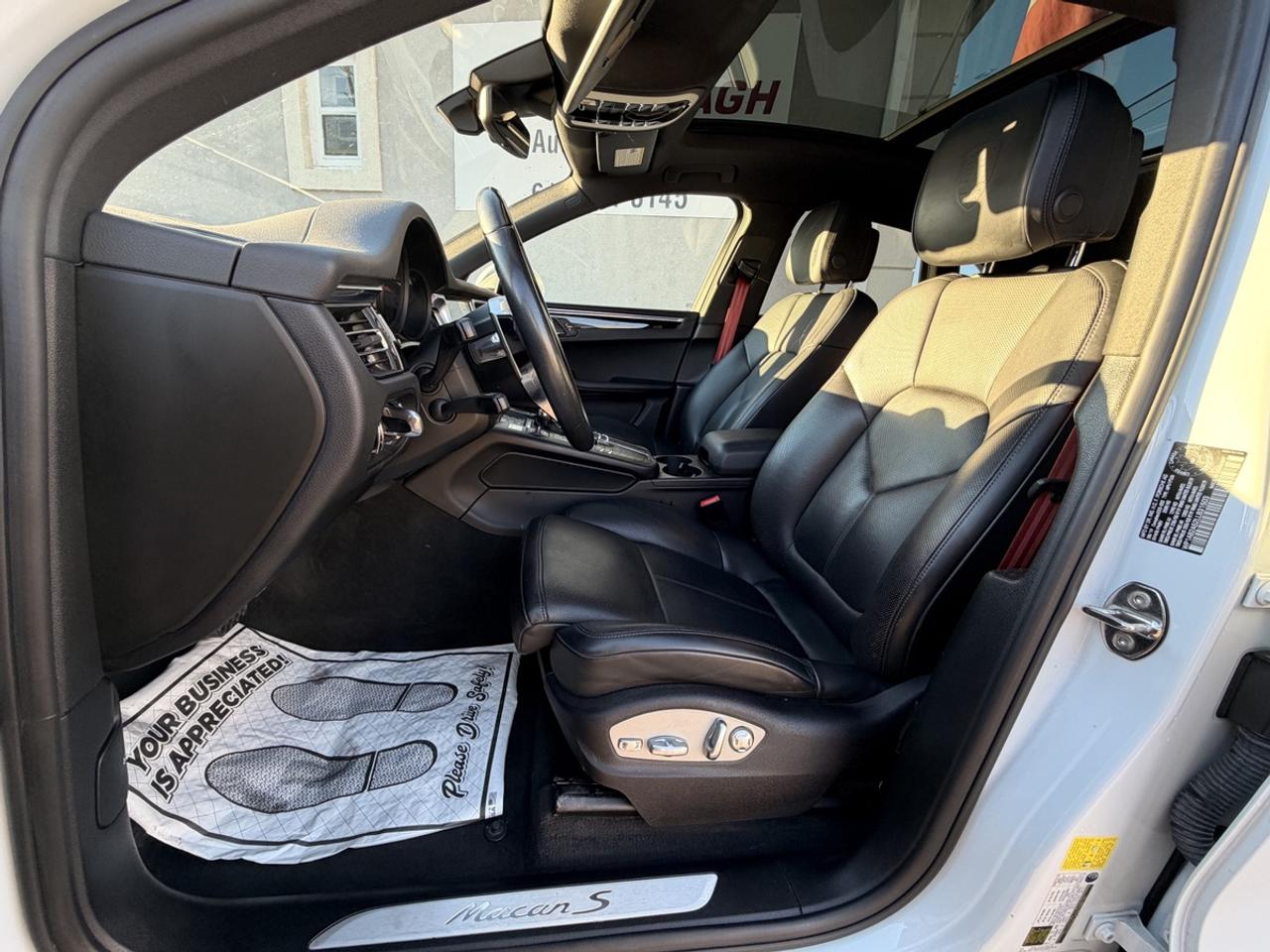 2020 Porsche Macan S Photo