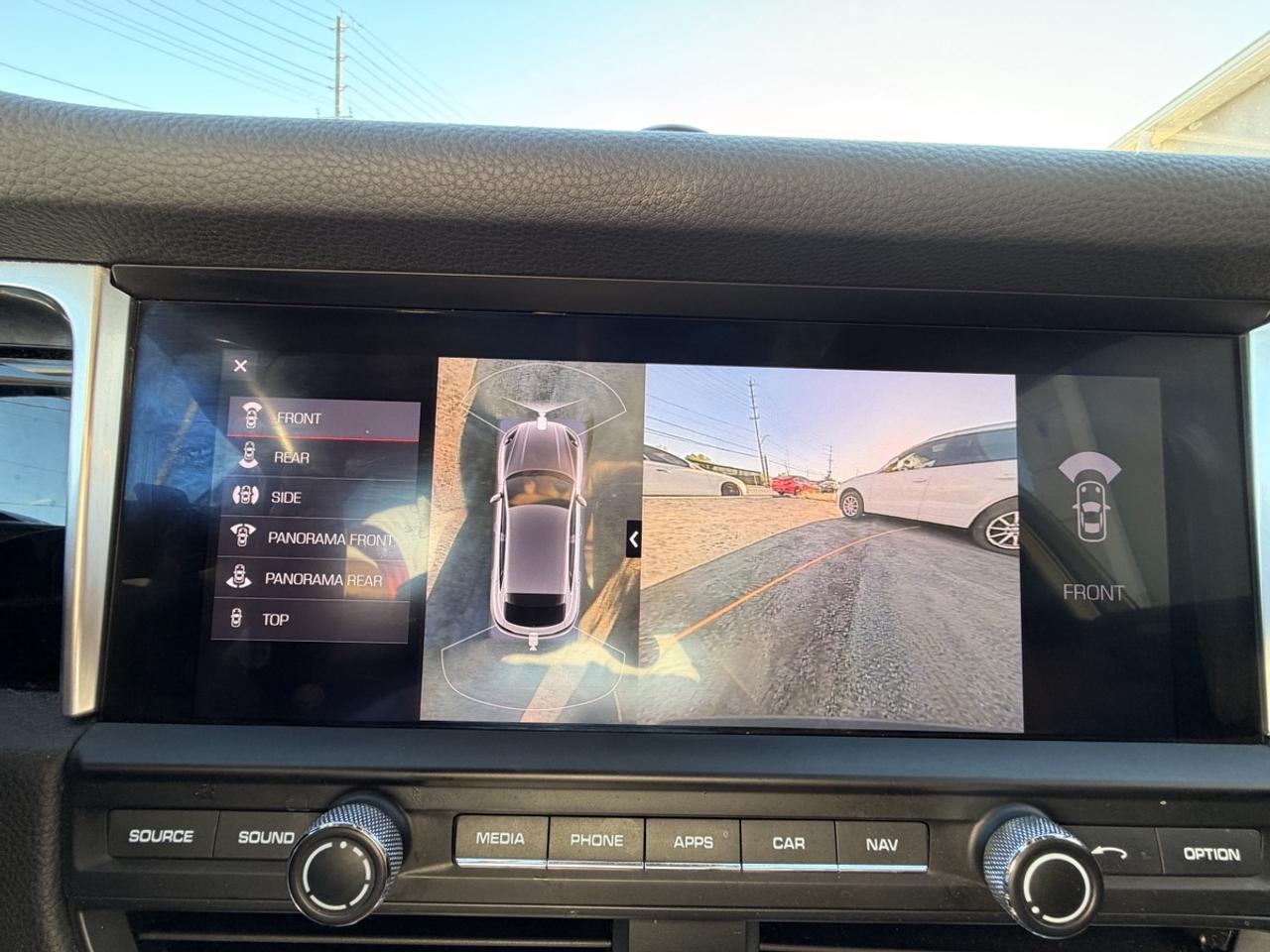 2020 Porsche Macan S Photo
