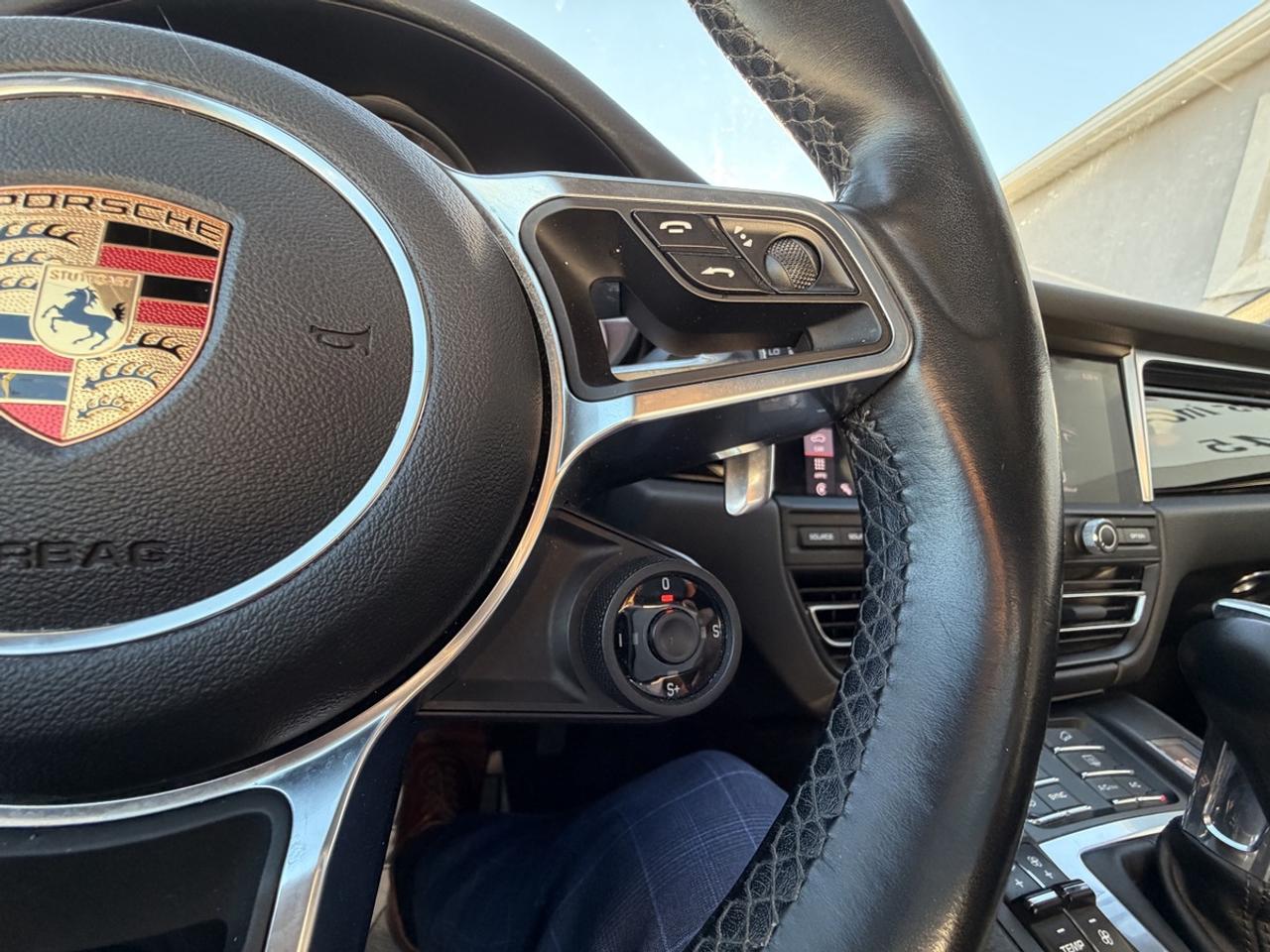 2020 Porsche Macan S Photo