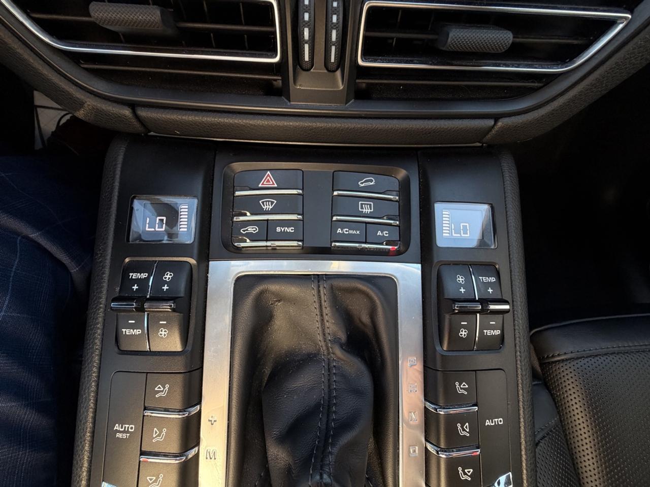 2020 Porsche Macan S Photo