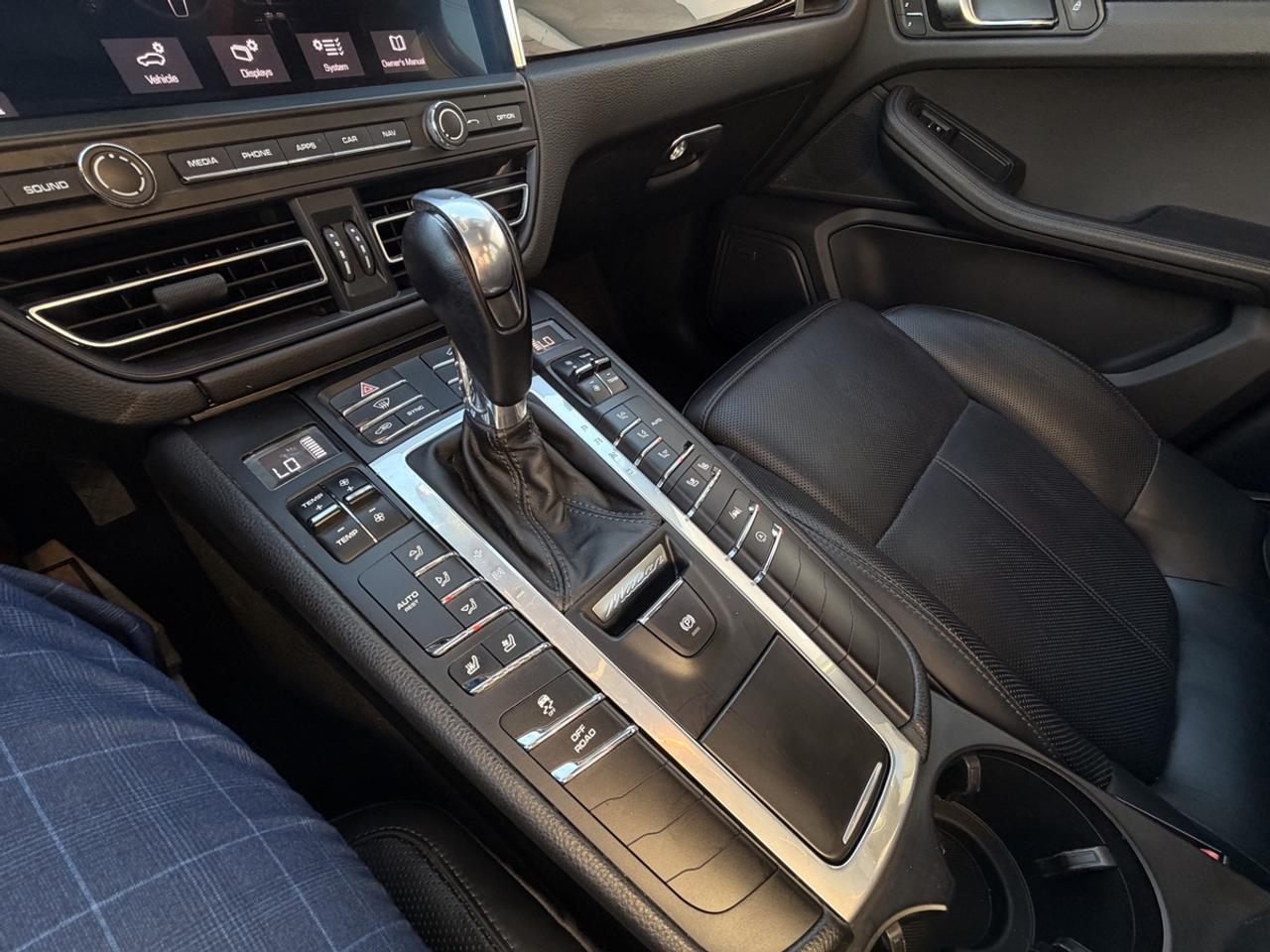 2020 Porsche Macan S Photo