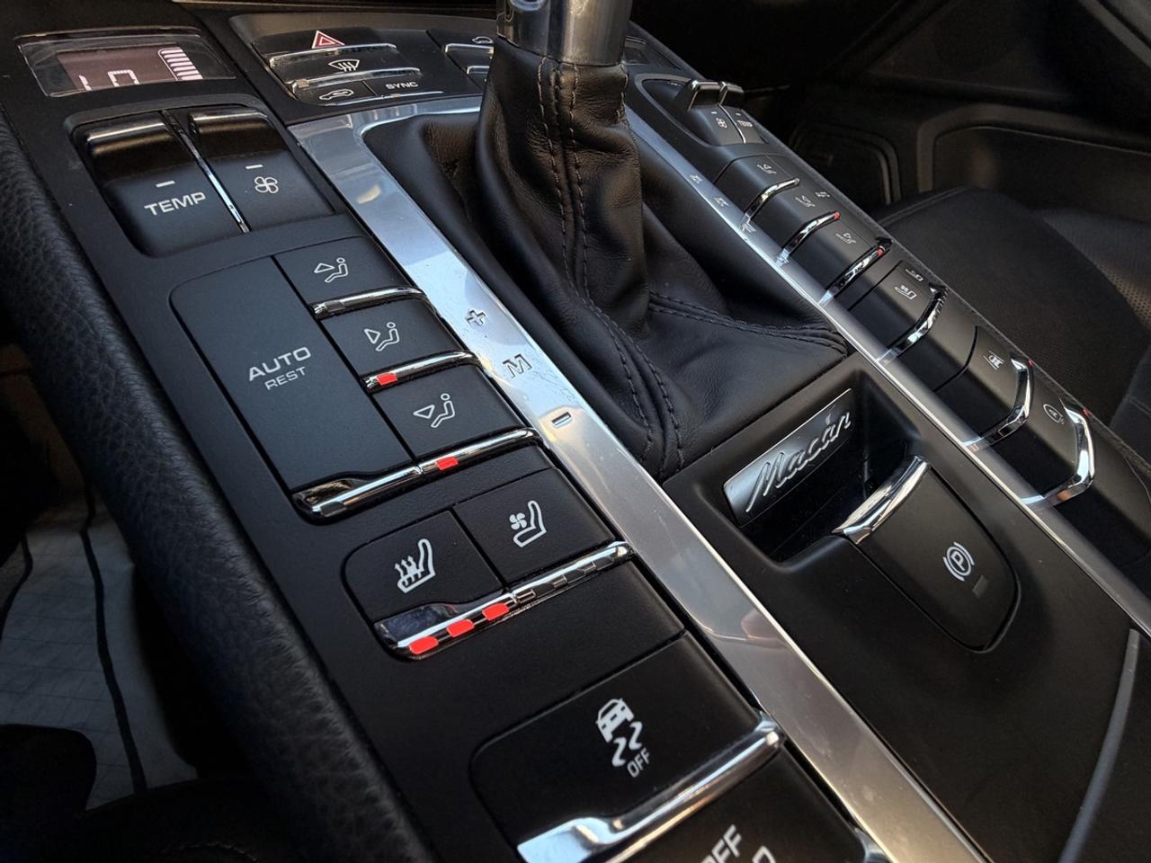 2020 Porsche Macan S Photo