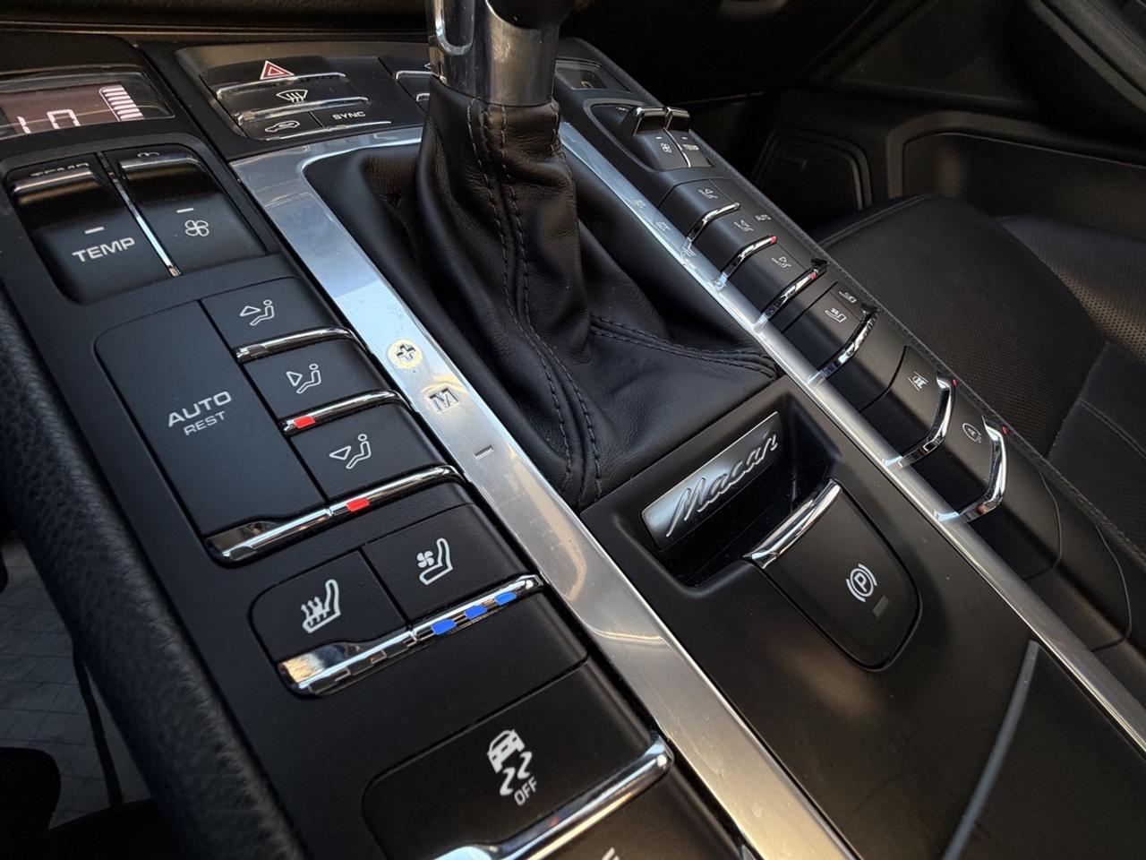 2020 Porsche Macan S Photo