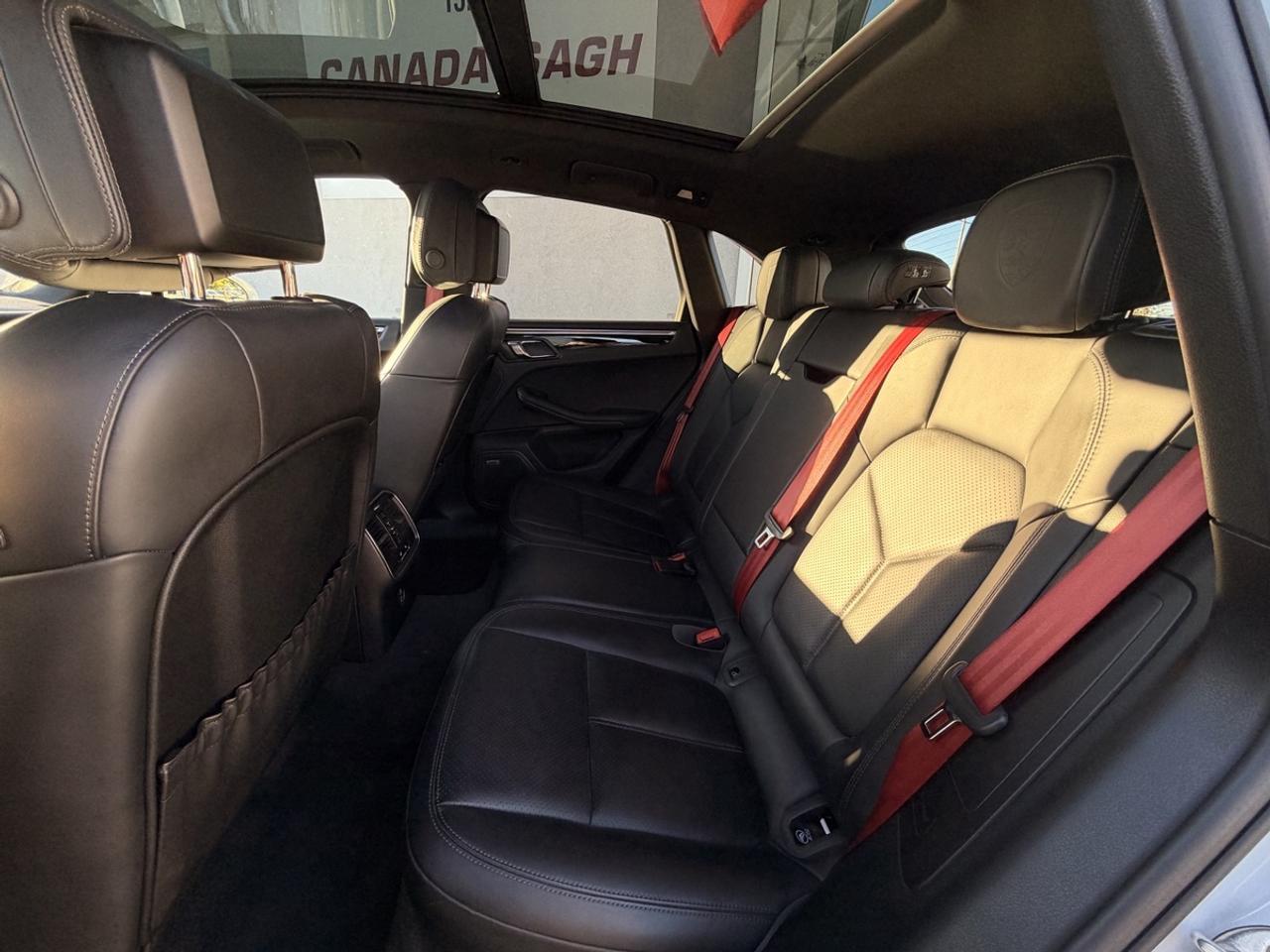 2020 Porsche Macan S Photo