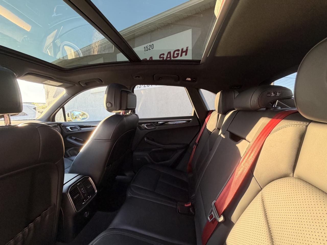 2020 Porsche Macan S Photo
