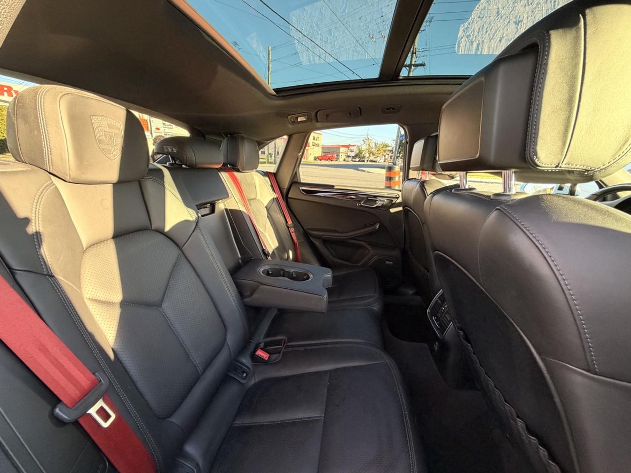 2020 Porsche Macan S Photo