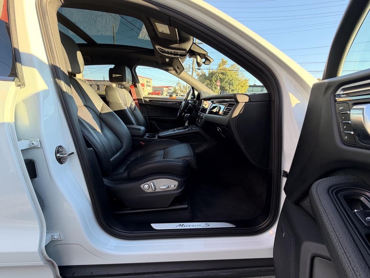 2020 Porsche Macan S Photo