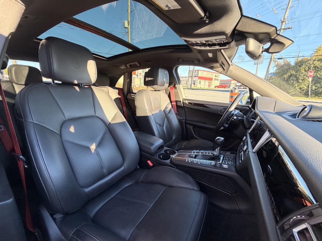 2020 Porsche Macan S Photo