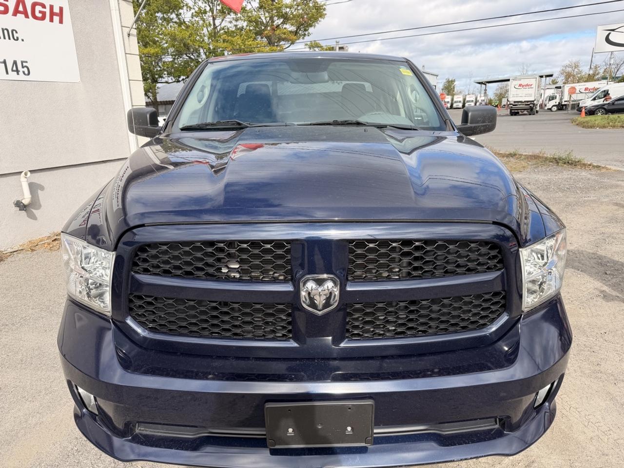 2019 RAM 1500 Classic Classic Express 5.7L Hemi Photo1