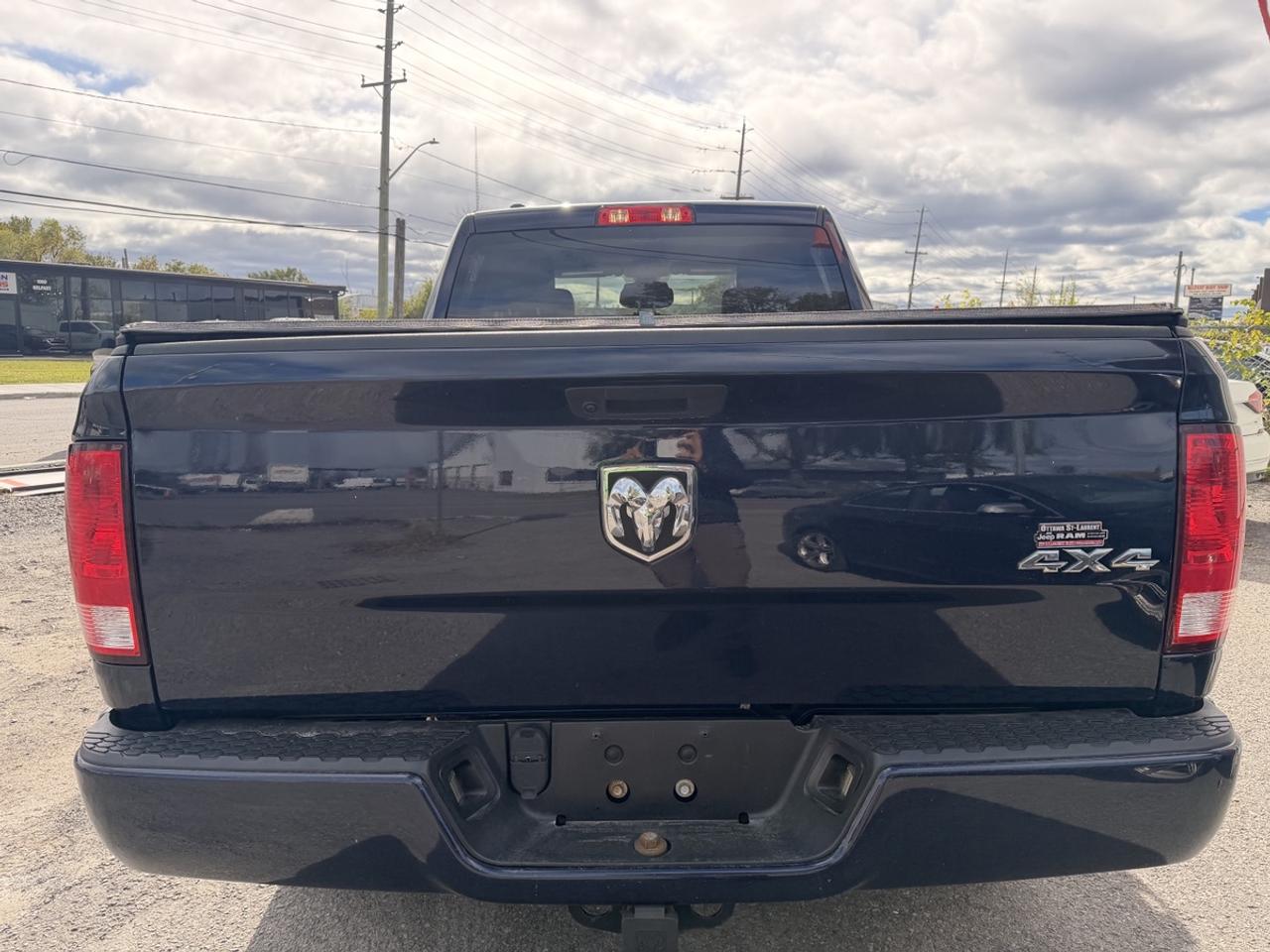 2019 RAM 1500 Classic Classic Express 5.7L Hemi Photo4