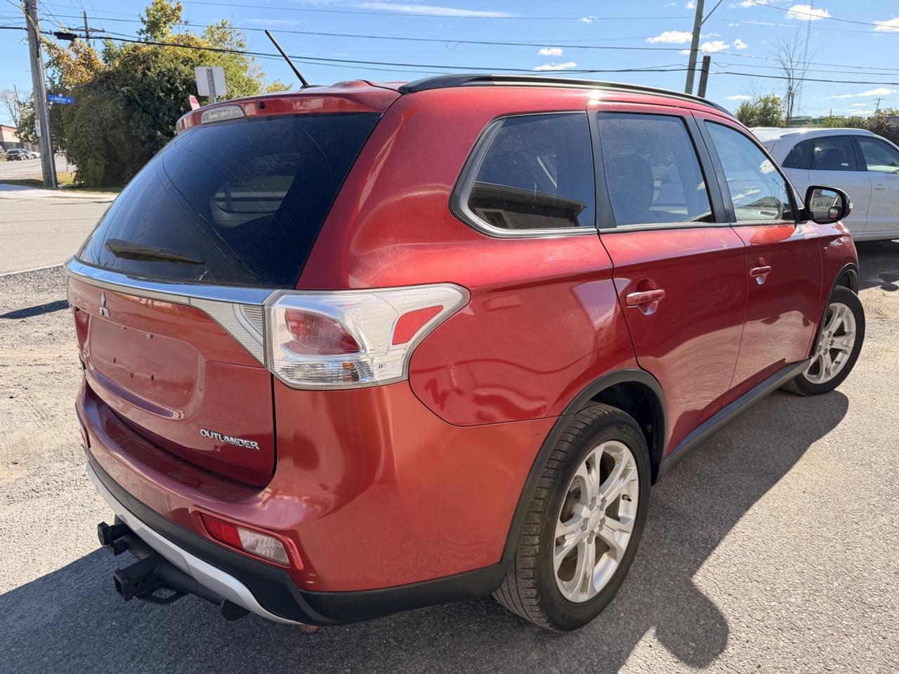 2015 Mitsubishi Outlander SE Photo