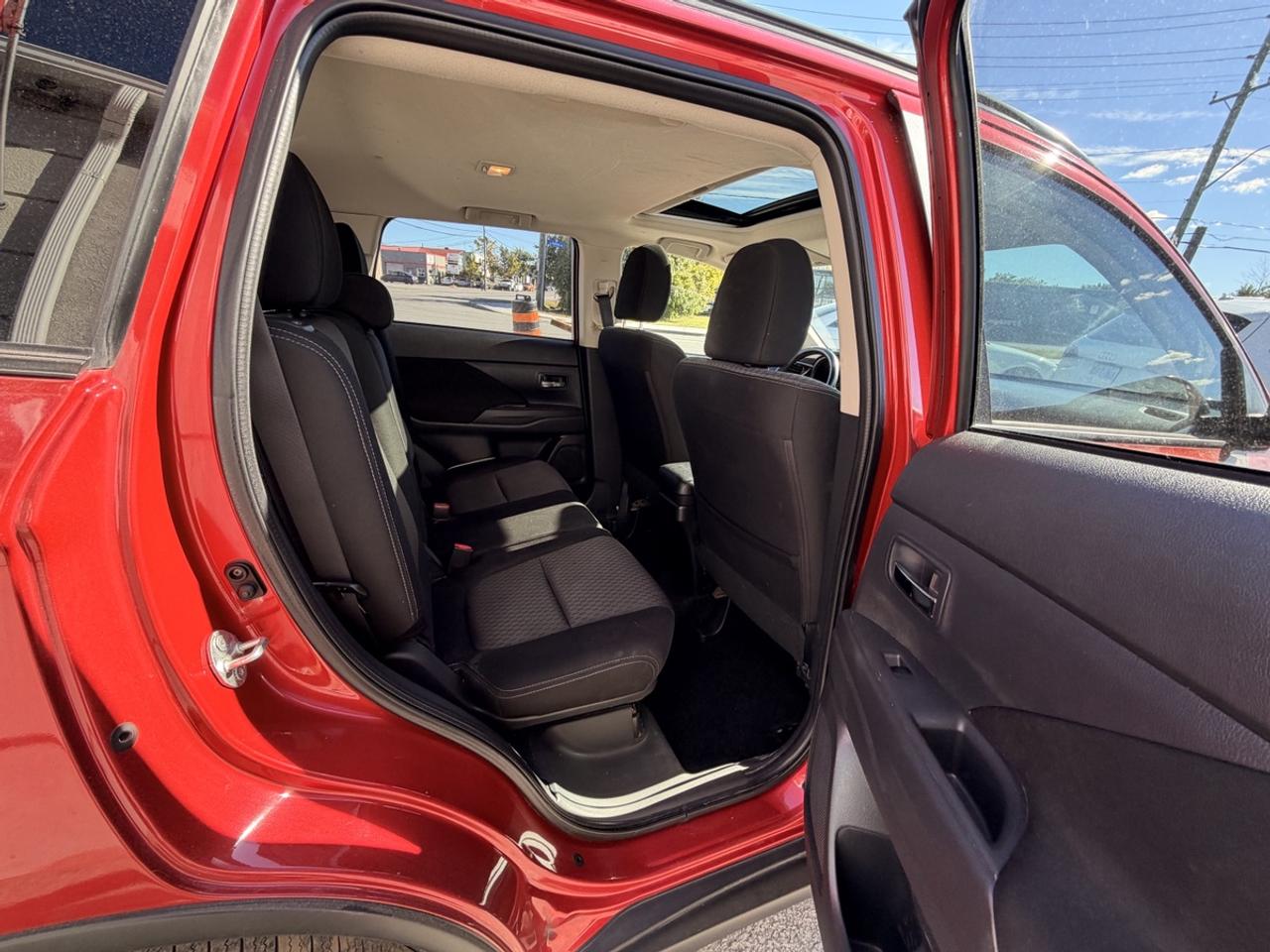 2015 Mitsubishi Outlander SE Photo