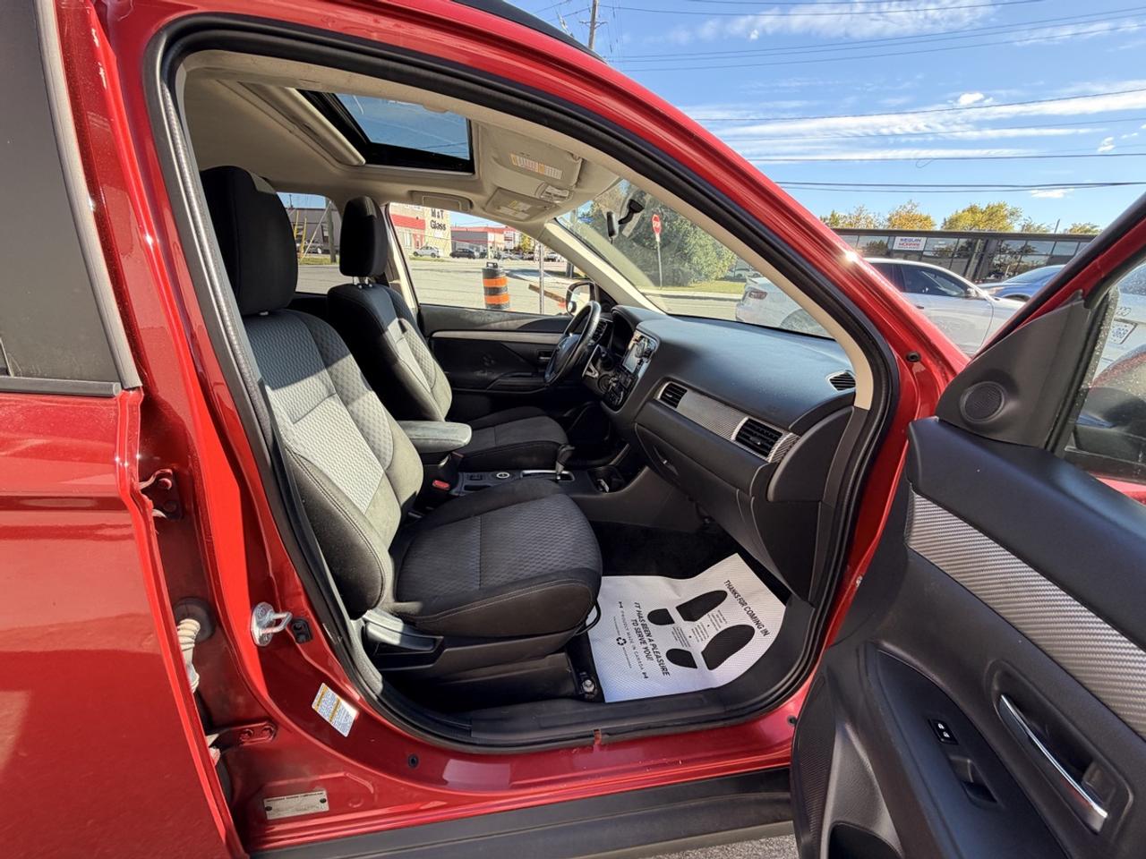 2015 Mitsubishi Outlander SE Photo