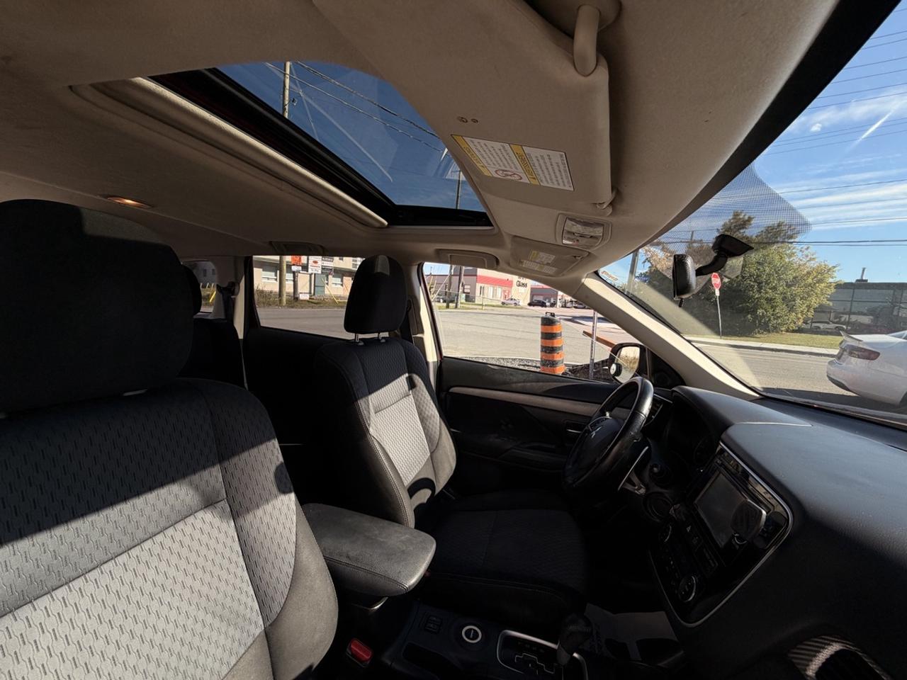 2015 Mitsubishi Outlander SE Photo