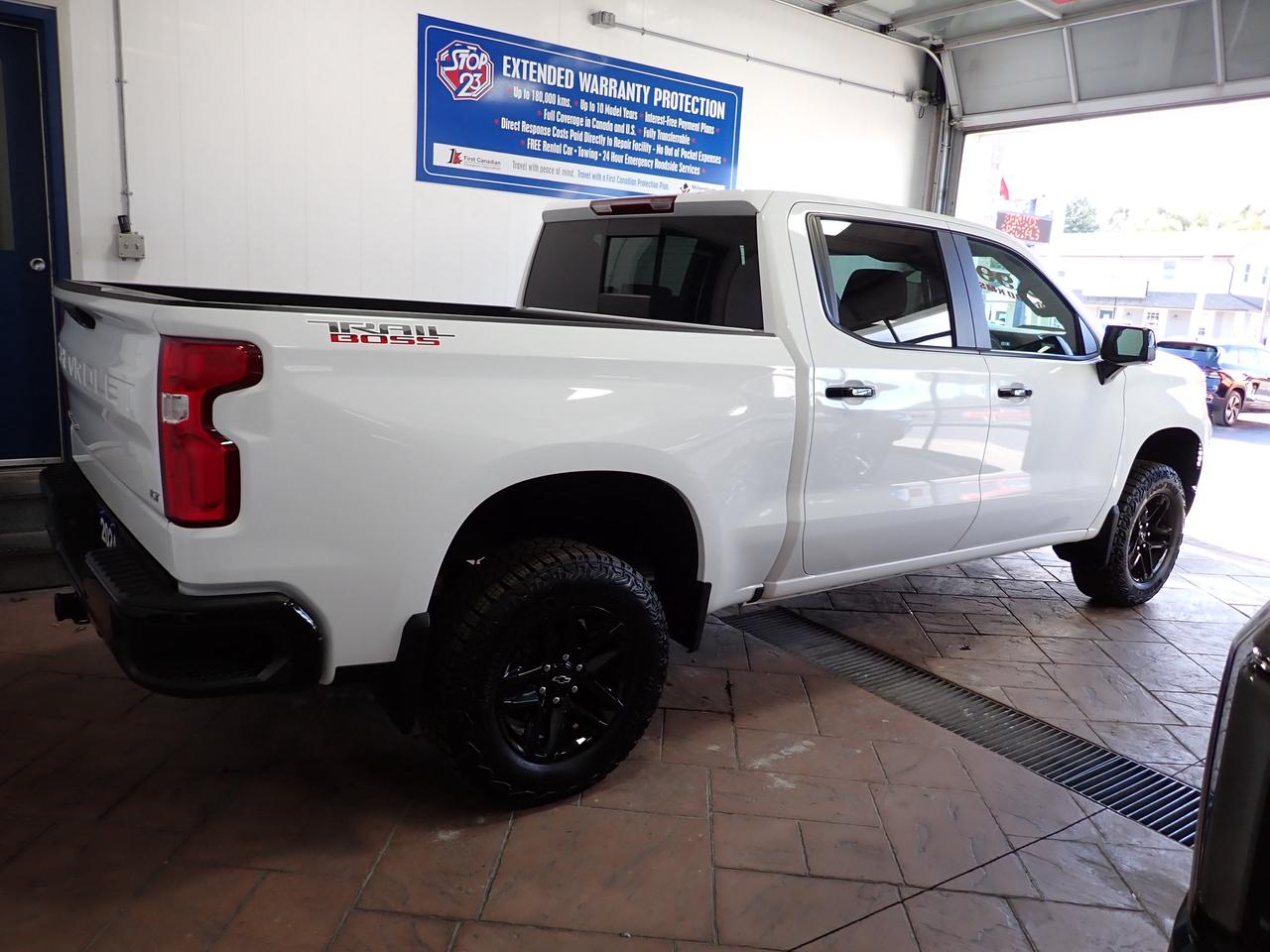2024 Chevrolet Silverado 1500 LT Trail Boss 4WD 5'8 BOX LEATHER Photo
