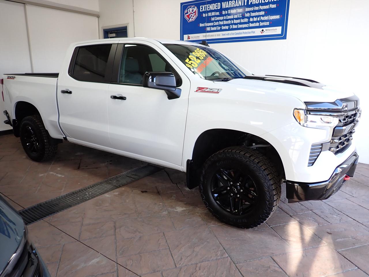 2024 Chevrolet Silverado 1500 LT Trail Boss 4WD 5'8 BOX LEATHER Photo0