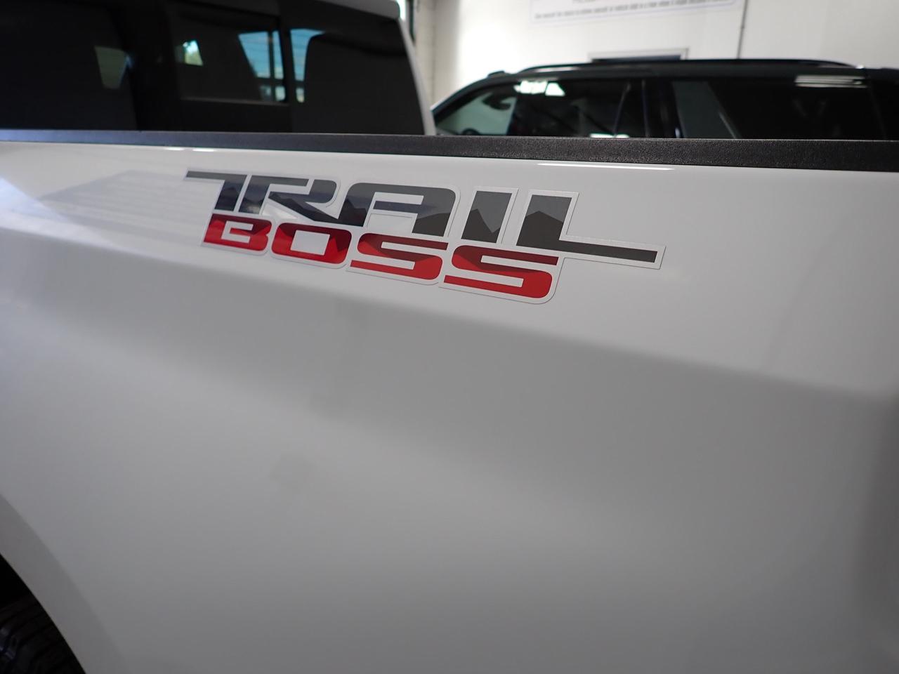 2024 Chevrolet Silverado 1500 LT Trail Boss 4WD 5'8 BOX LEATHER Photo