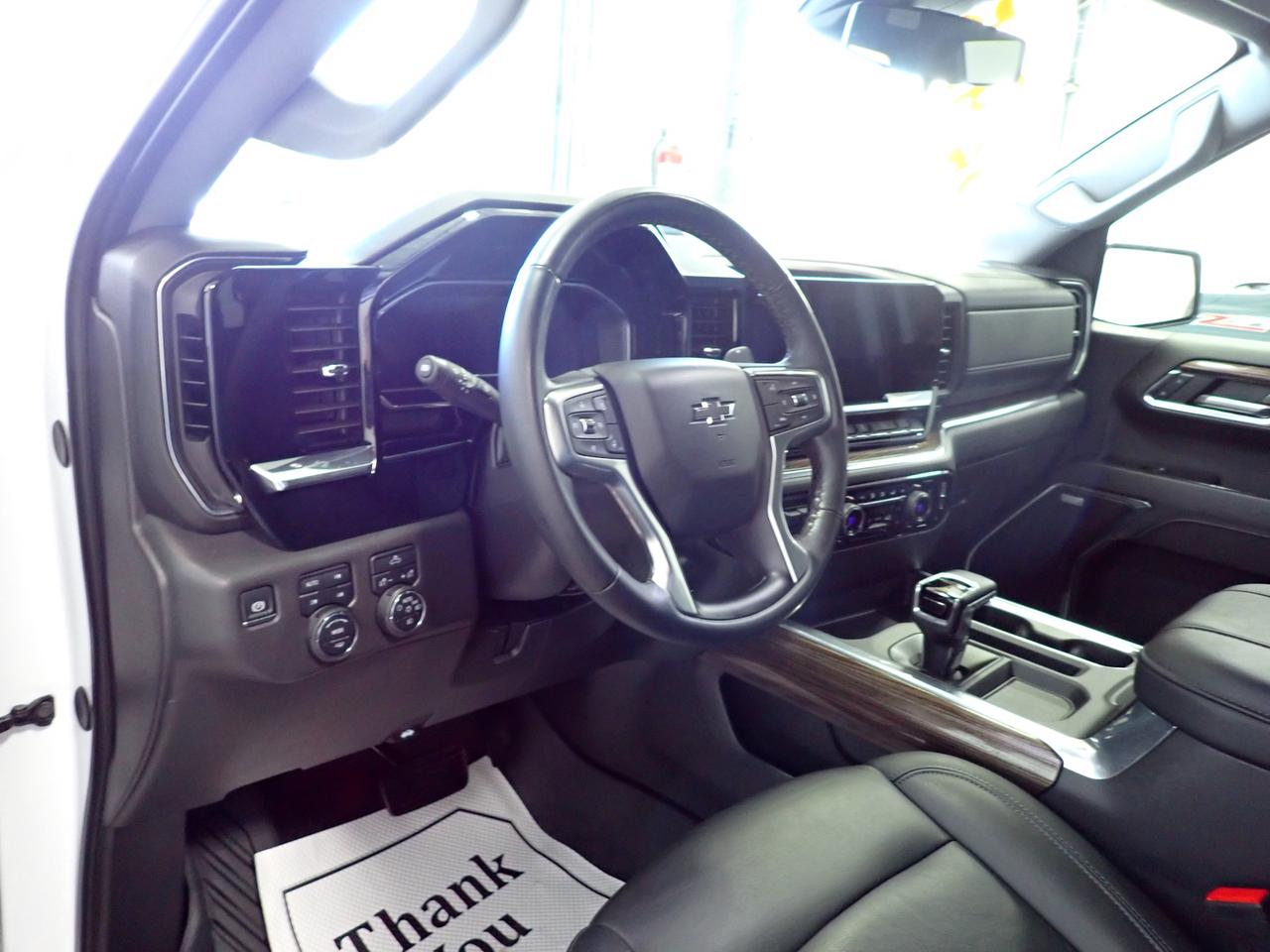 2024 Chevrolet Silverado 1500 LT Trail Boss 4WD 5'8 BOX LEATHER Photo