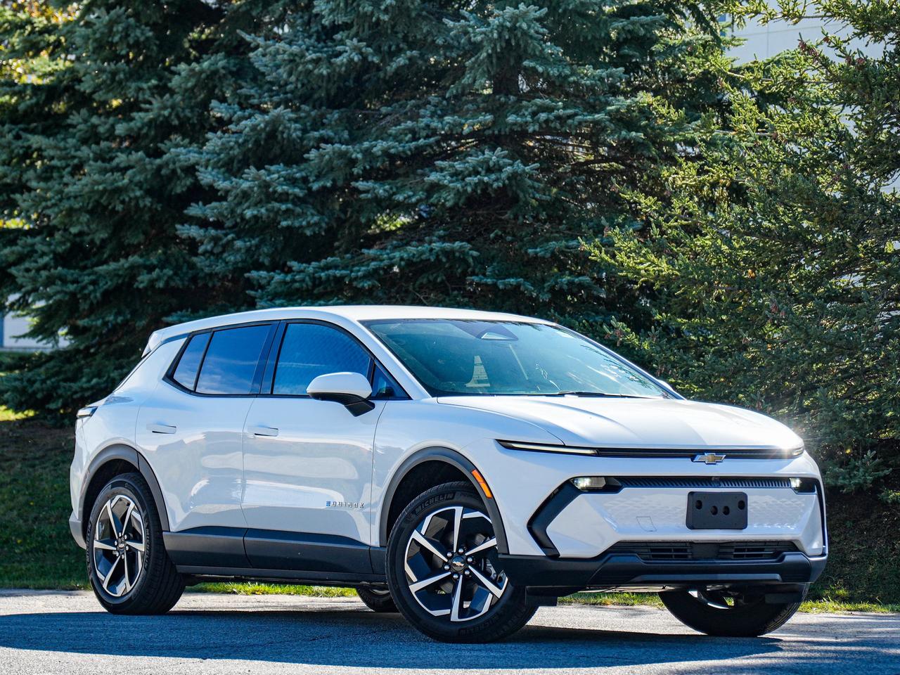 2027 Chevrolet Equinox EV LT1 w/PCY Photo5