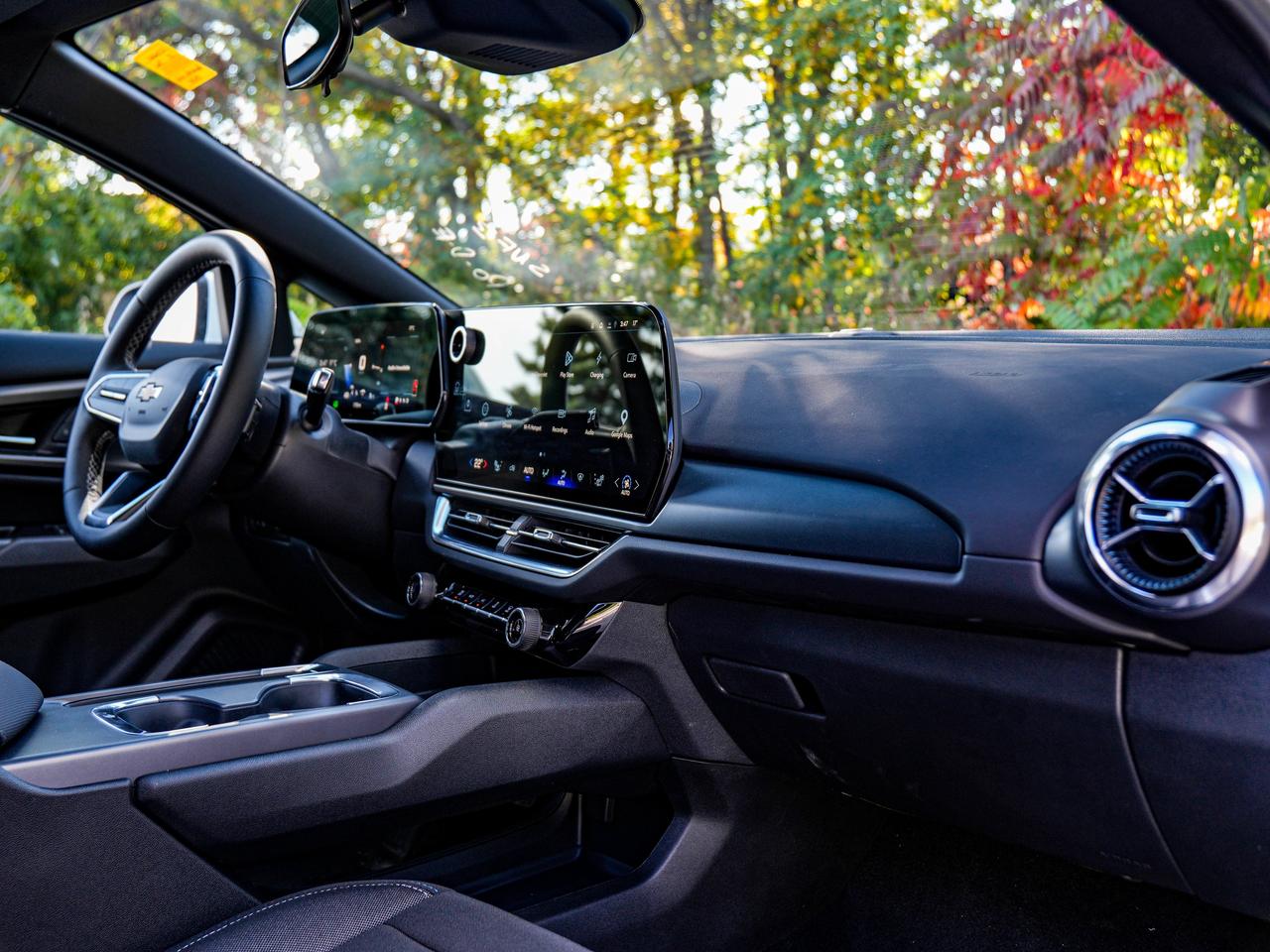 2027 Chevrolet Equinox EV LT1 w/PCY Photo