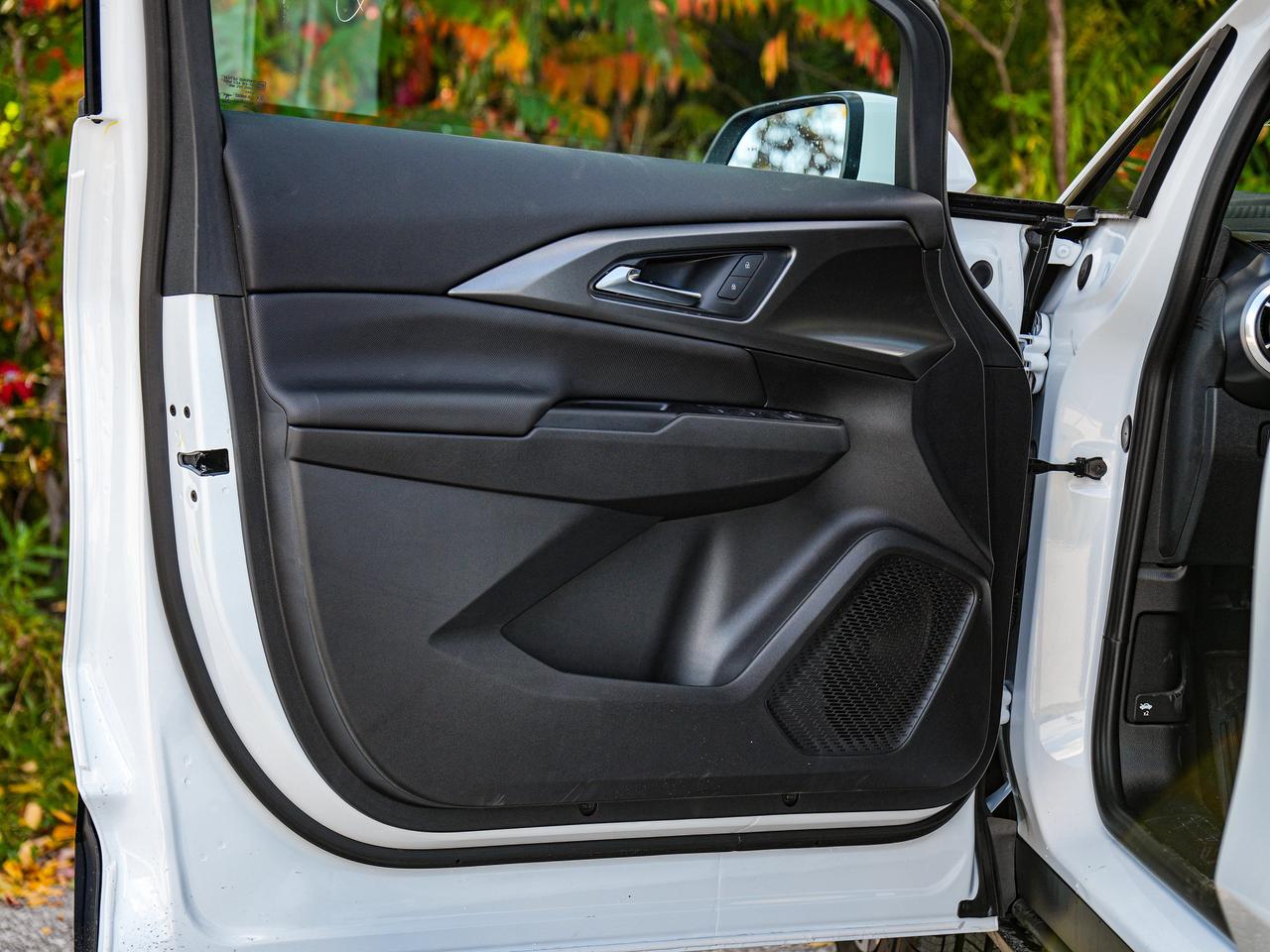 2027 Chevrolet Equinox EV LT1 w/PCY Photo